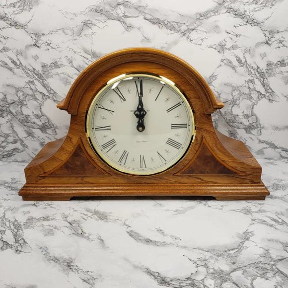 Mantle Clock Howard Miller Dual Chime - Picture 1 of 10